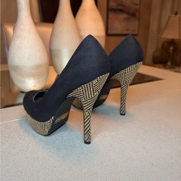 Charlotte Russe Black and Tan Patterned Heels - Picture 8 of 13